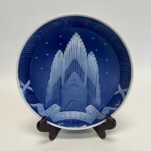 Vintage Royal Copenhagen Christmas Plate 1929 "Grundtvig Church" - READ!